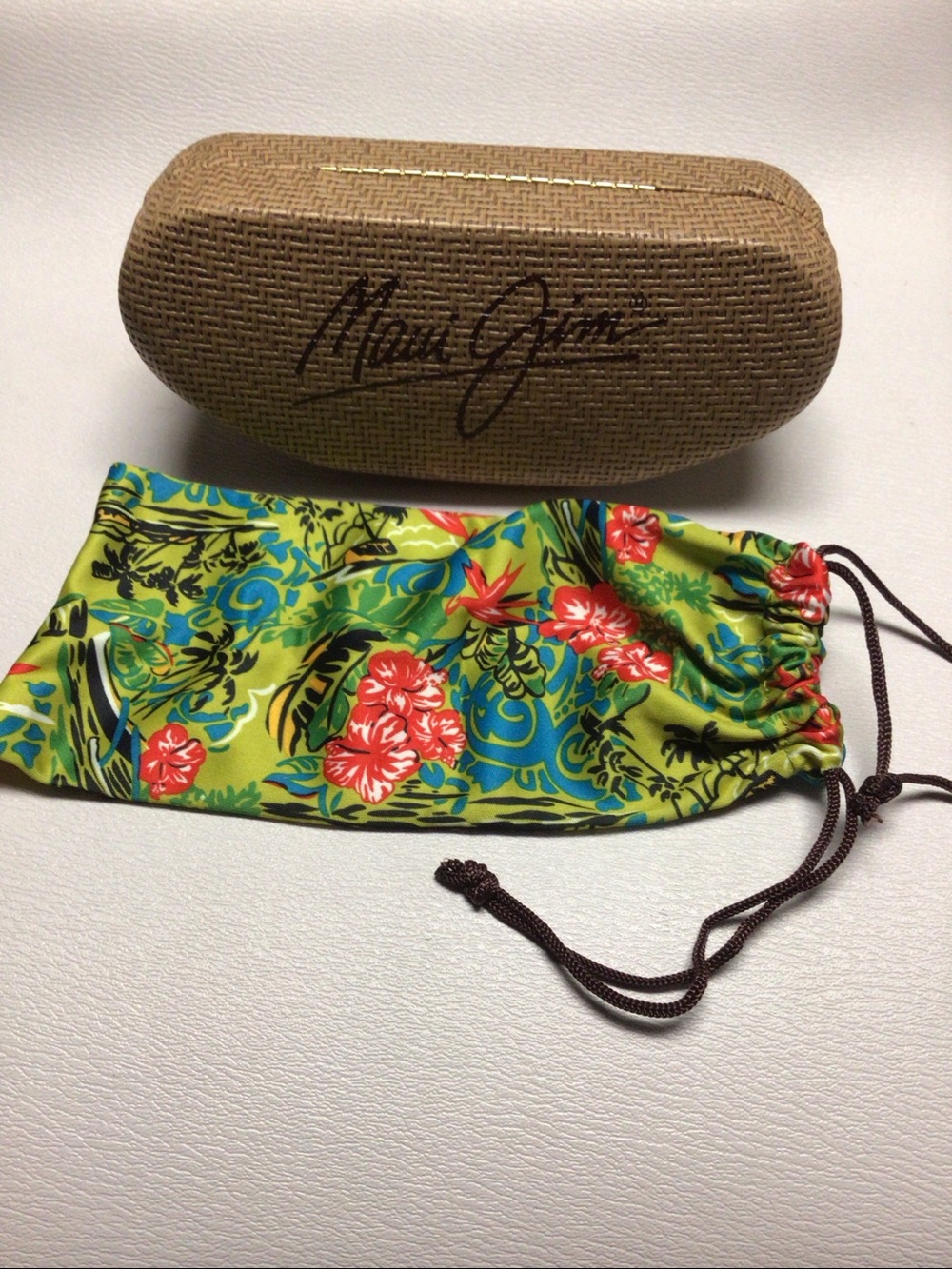 New OEM Maui Jim Sunglass hard Case with pouch.